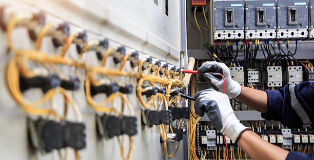 Professional Electrician technician working in Union Gap, WA